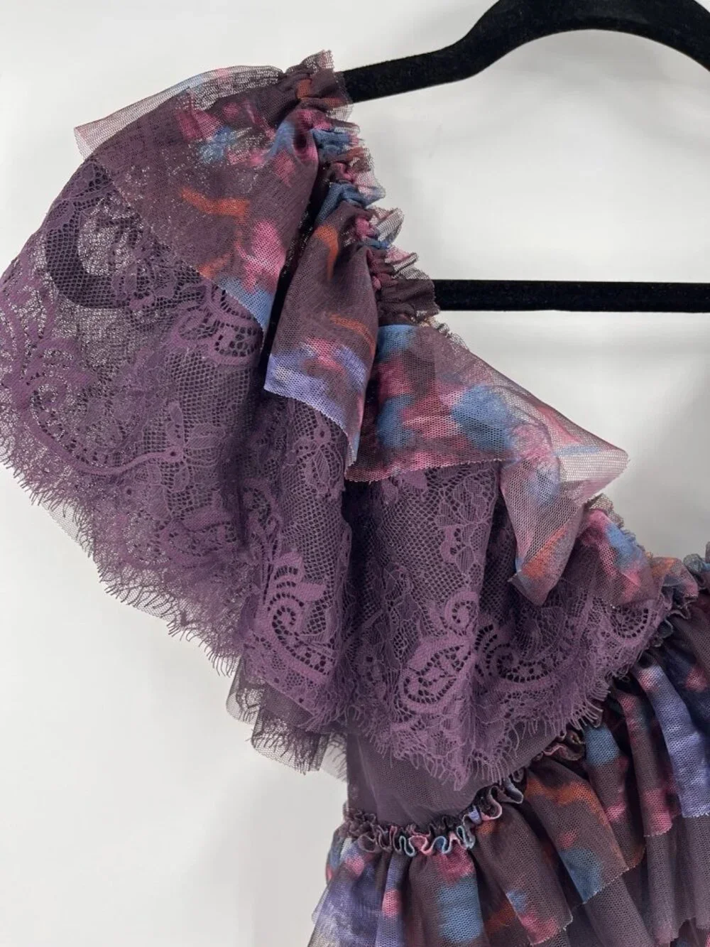 BY ANTHROPOLOGIE Womens Purple Abstract Tulle Ruffle Tie Back Top NWT Small - Picture 3 of 8